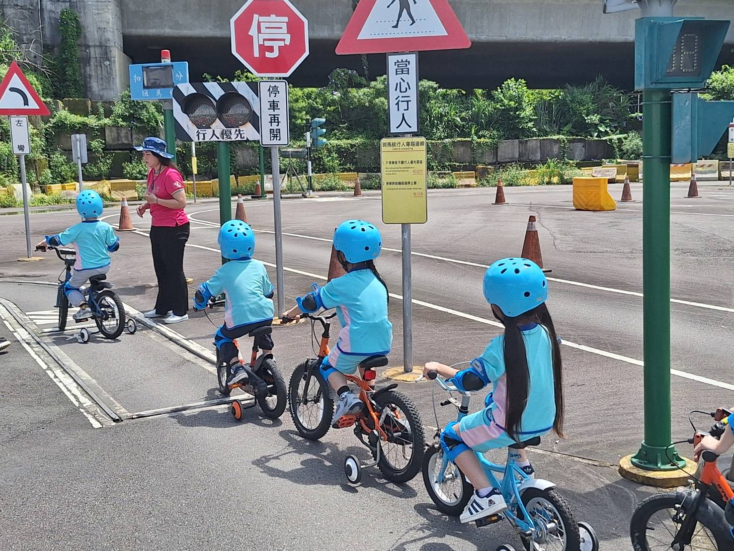 基隆教育處攜手駕訓班 舉辦幼兒交通安全體驗活動