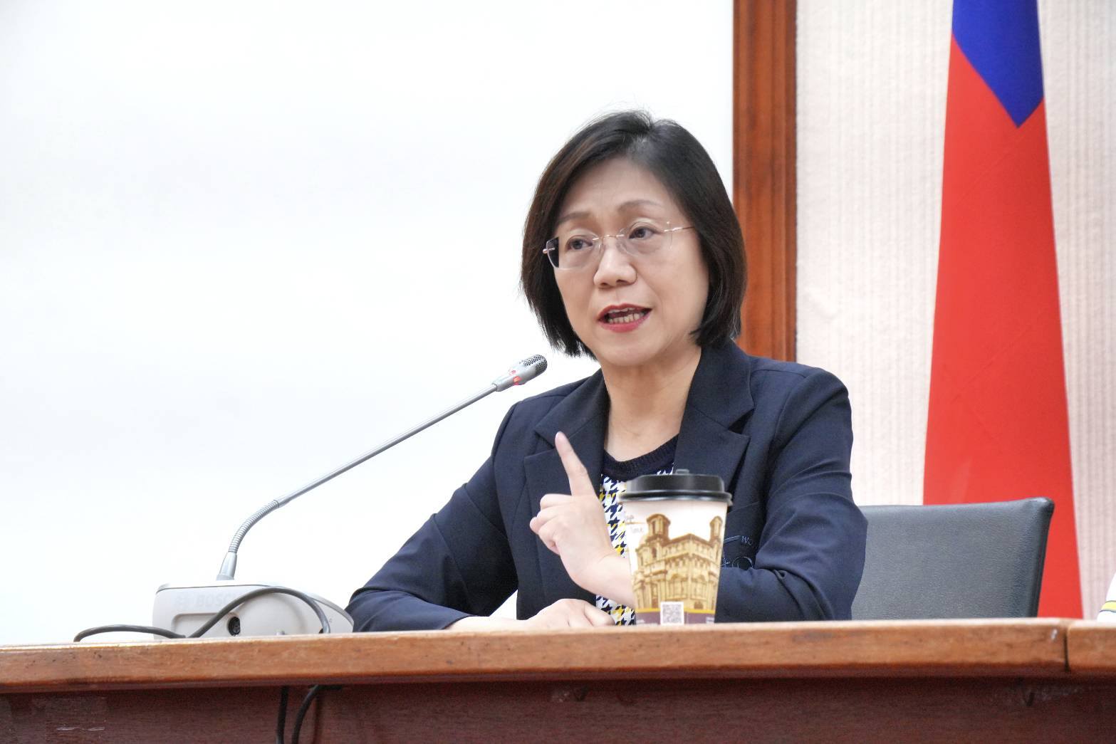 被公督盟點名質詢率倒數15名 翁曉玲:可以看我內容深度 236 被公督盟點名質詢率倒數15名 翁曉玲:可以看我內容深度 235