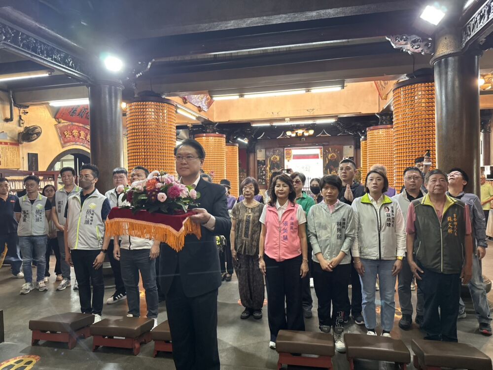 林右昌率黨公職赴聖天宮祈福 指藍委國內亂局首惡要為台灣除害 216 林右昌率黨公職赴聖天宮祈福 指藍委國內亂局首惡要為台灣除害 215