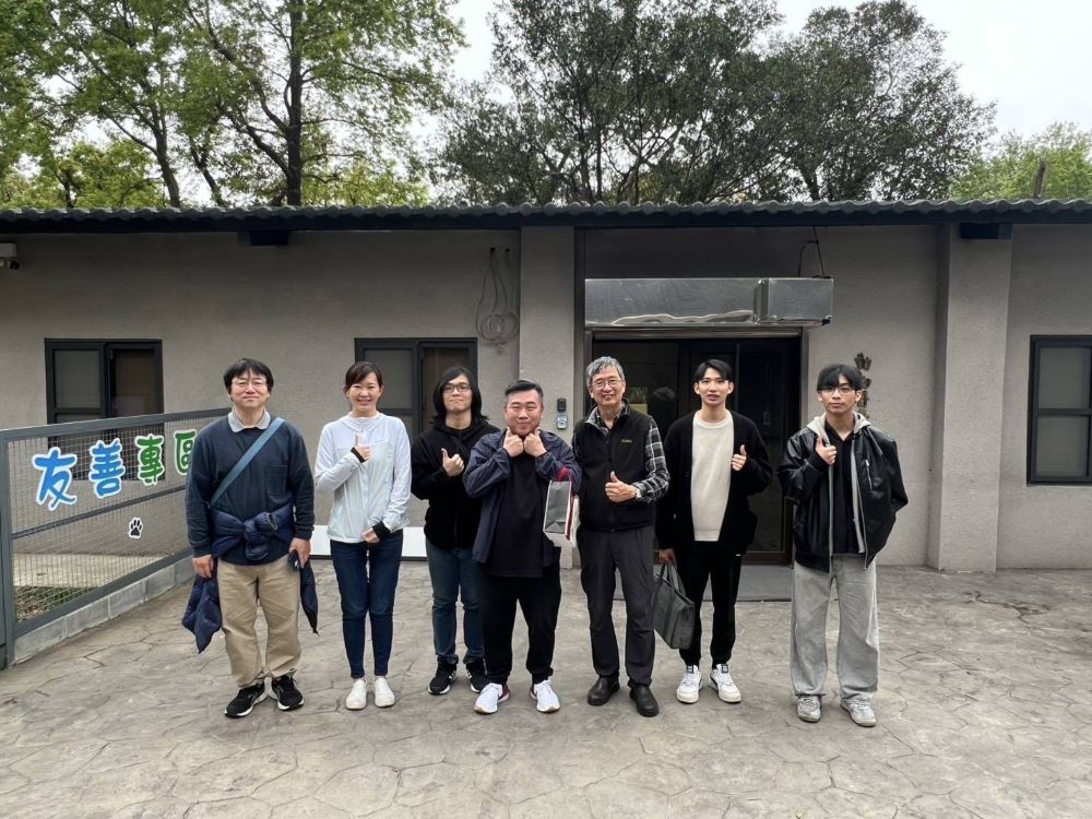 《圖說》毛焦點團隊赴桃市南昌動物保護教育園區和園區人員交流寵物友善理念與作法。〈龍華科大提供〉