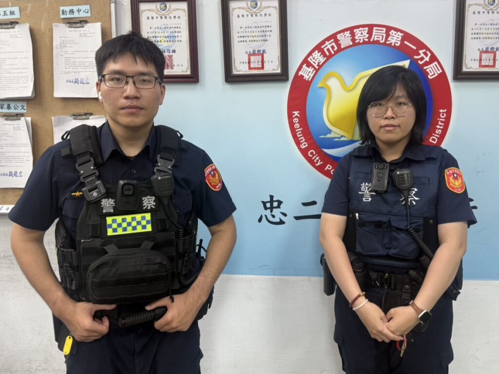 夜色昏暗婦險誤闖國道  基警暖心關懷助返家
