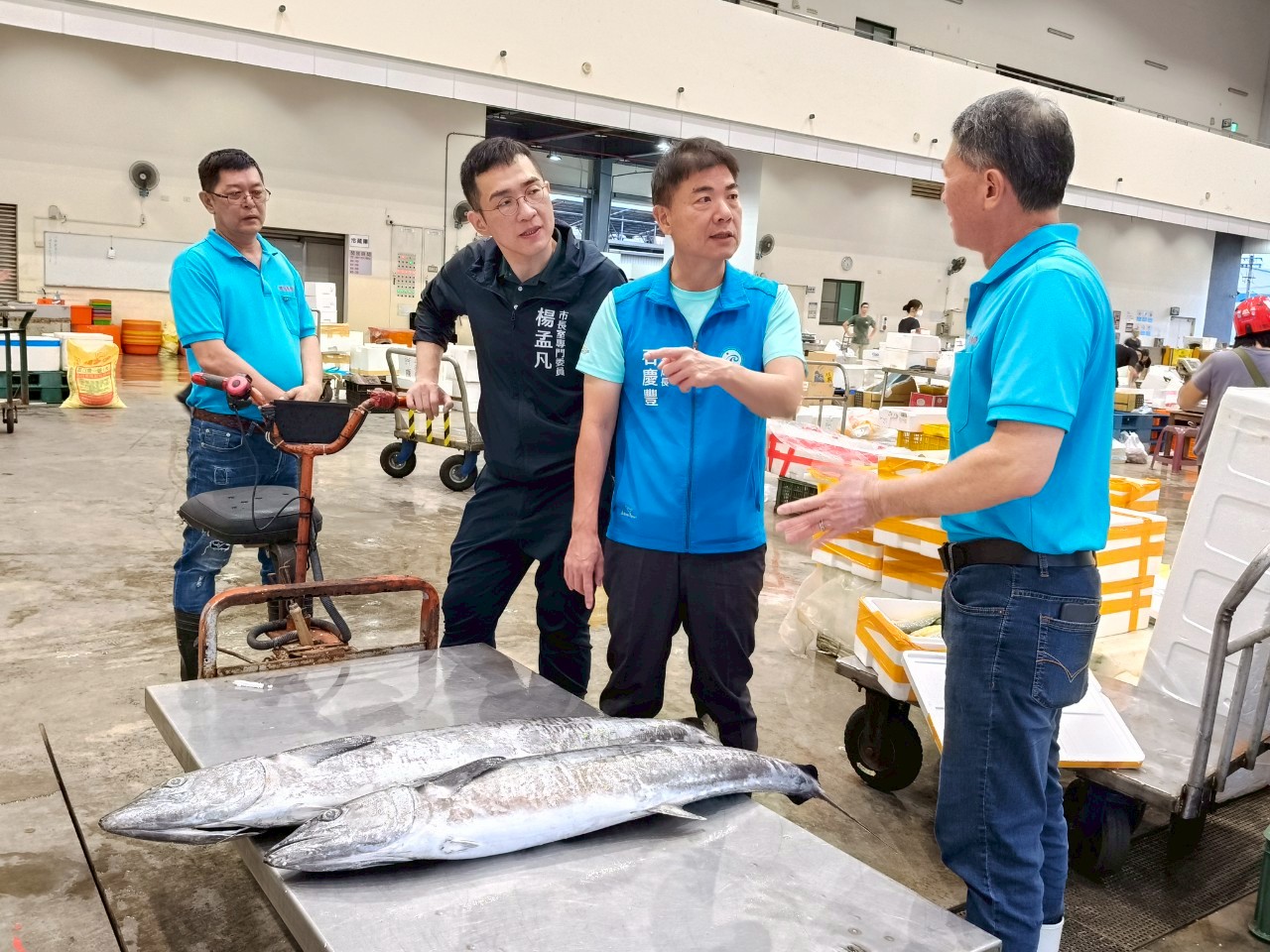 海洋局凌晨巡視岡山魚市場 掌握消費地魚貨交易情形
