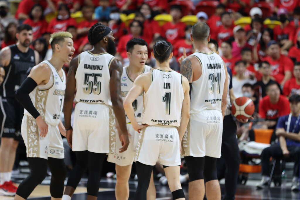 主力球員平均年齡超過35歲，國王隊打出超高經驗值，進軍冠軍賽。 (潘安彥攝影)