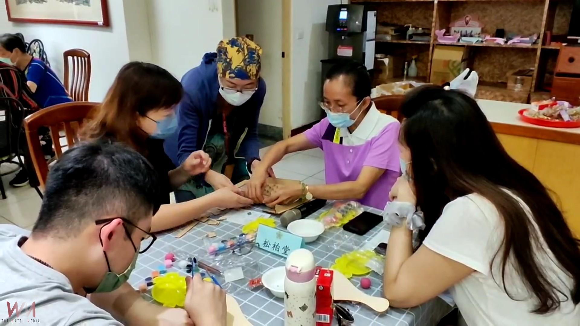 (有影片)/彰化榮家舉辦家屬聯誼座談會 DIY手作活動拉近與長輩距離 - https://www.watchmedia01.com