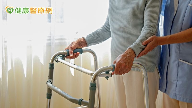 住宿式長照升級!北市推整合型住宿長照 醫療、照護、復健一次到位