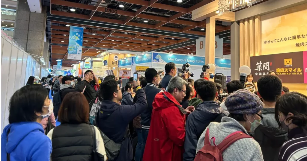 加盟展成為創業者、加盟主、中年轉職族與斜槓新創者掌握市場趨勢的重要場域,此屆預計開創16億9千萬元的商機。(上聯國際展覽提供)