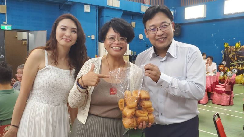 漾新聞｜被請客還打包！「打包校長」廖俞雲拎的是滿滿的愛