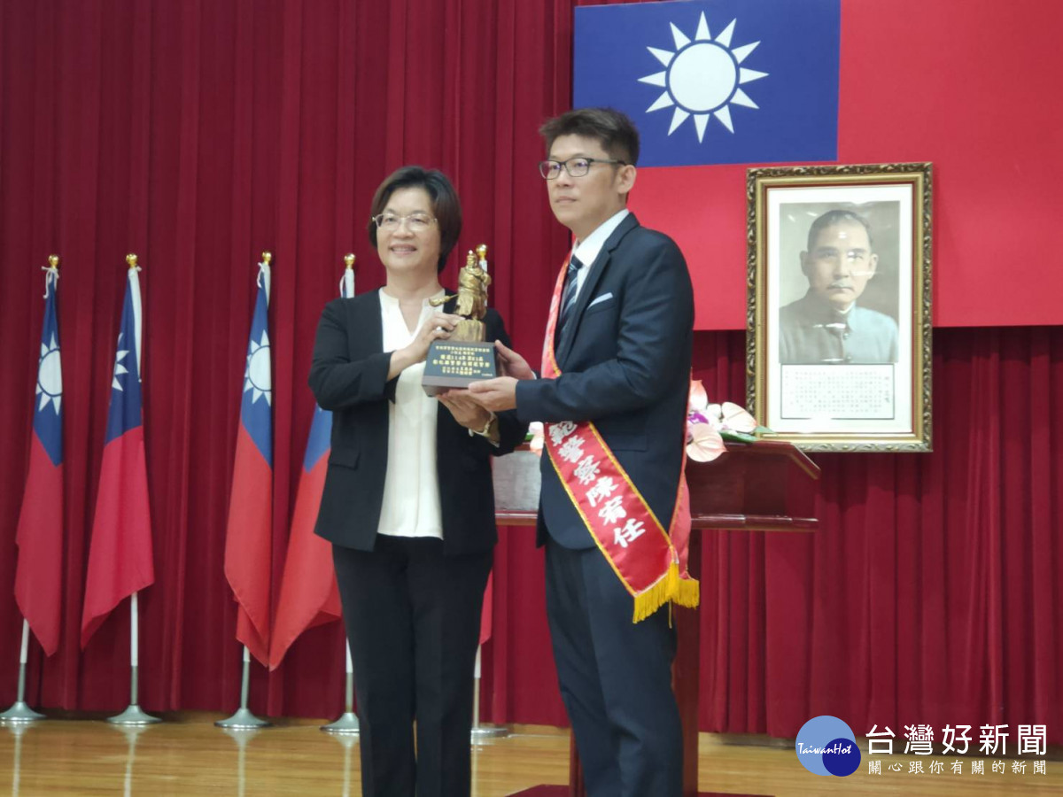 615愛在警察節向警察致敬,縣長王惠美表揚63位績優警察同仁。圖/記者鄧富珍攝