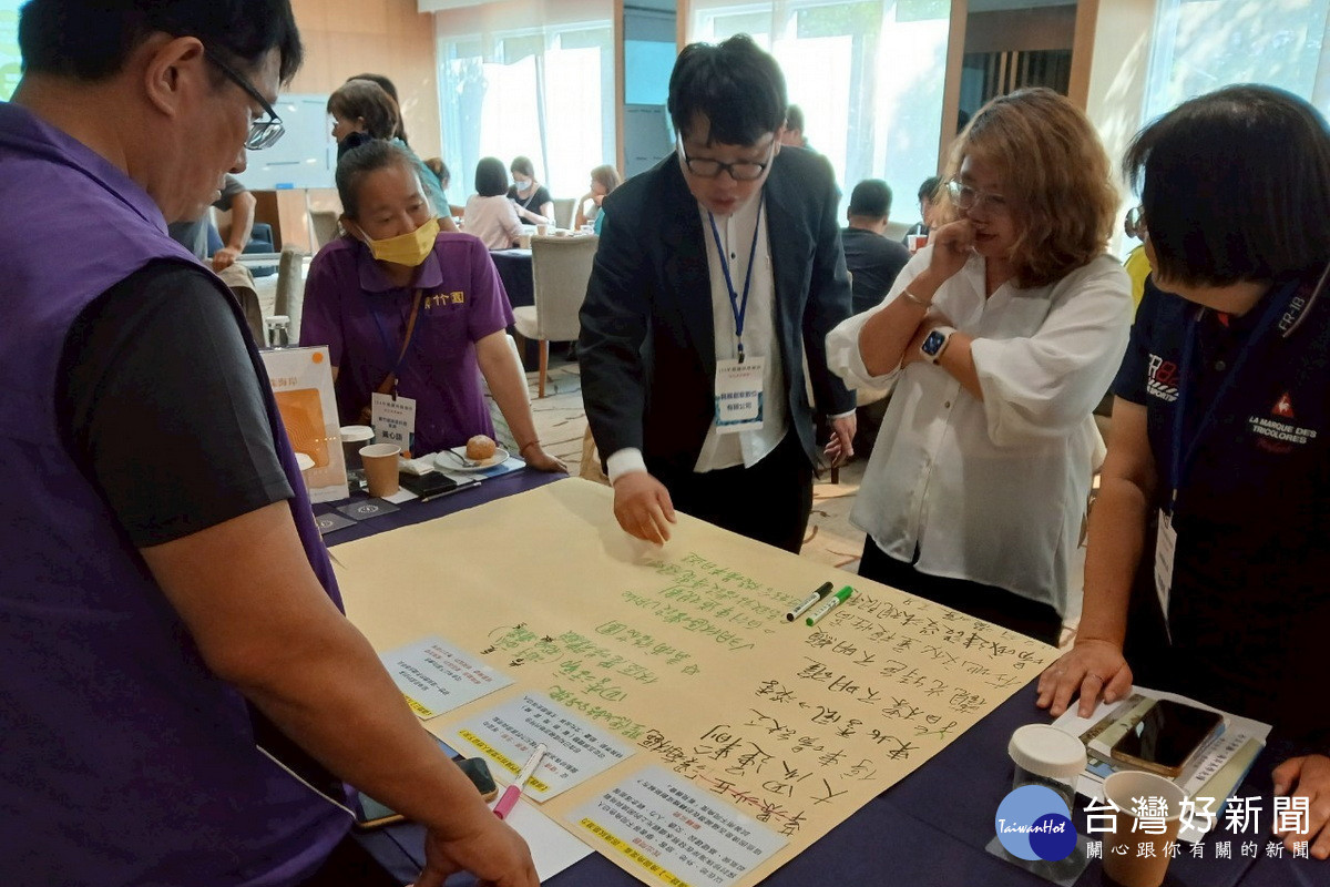 攜手推動永續觀光新願景,桃園市政府觀光旅遊局舉辦「桃園珍珠海岸特色產業輔導共識會議」。