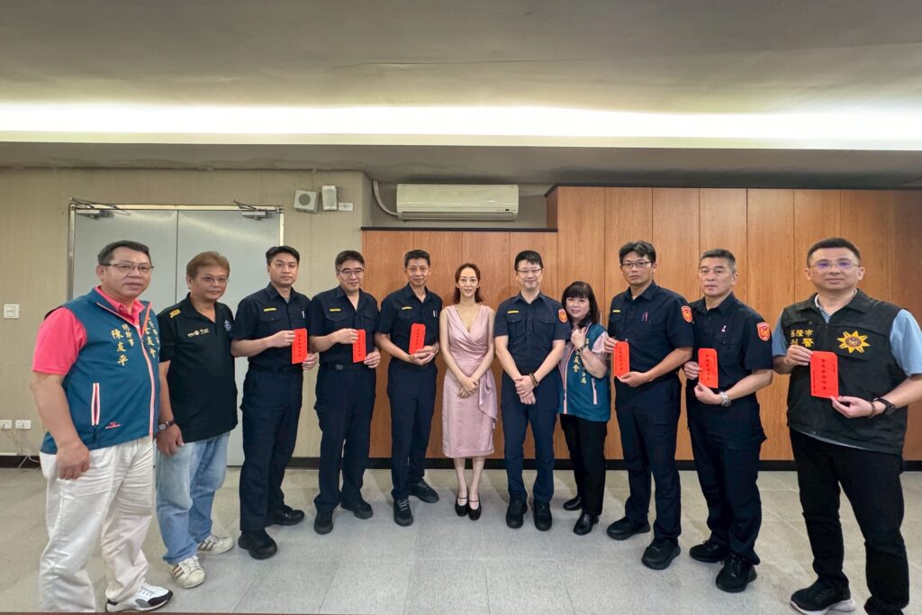 歡慶警察節 警友會第四辦事處傳遞溫馨祝福 5 MEITU 20250609 165230006