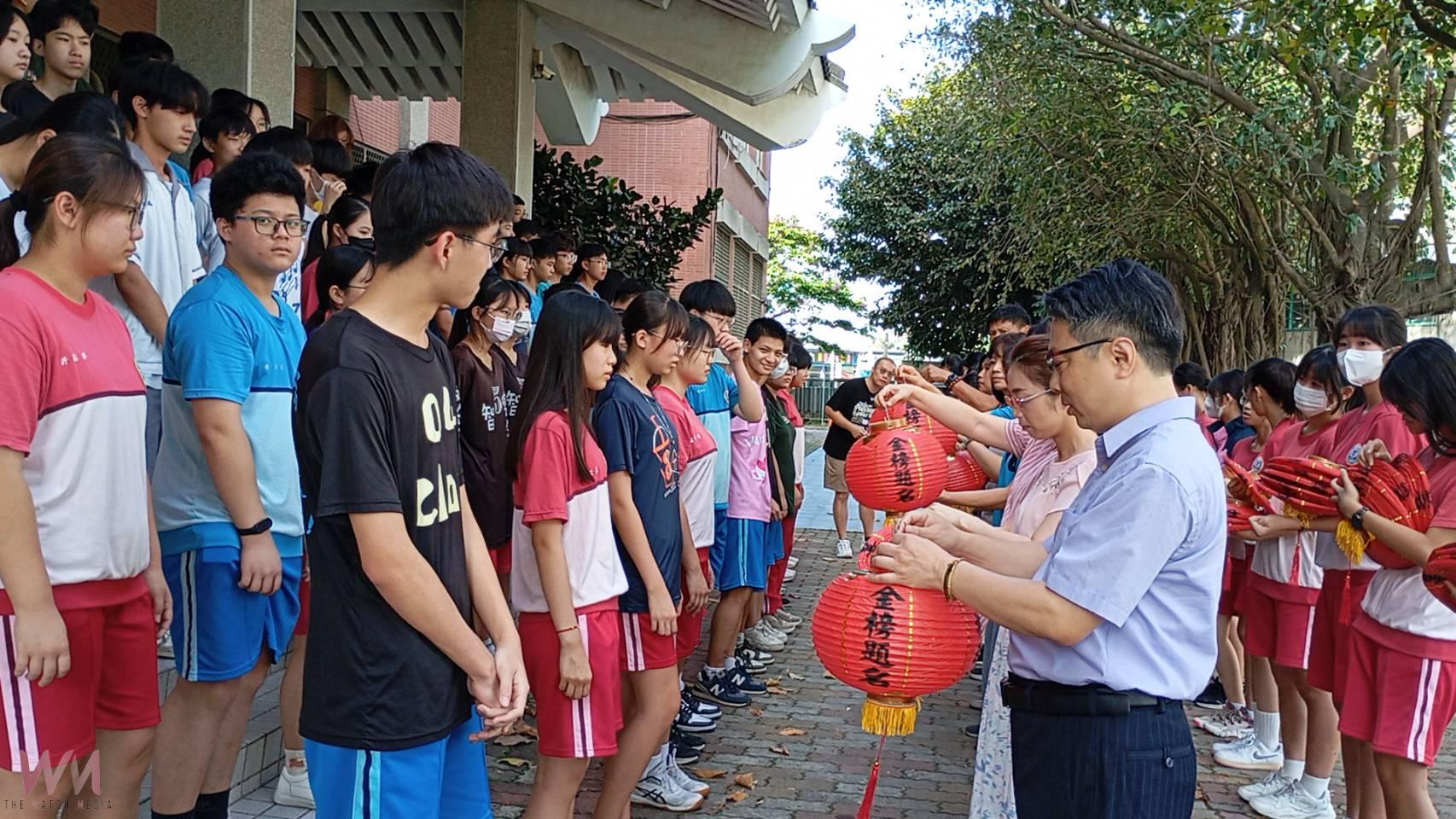 建國國中教育會考成績亮眼 90位學生掛燈籠傳承金榜榮耀 - https://www.watchmedia01.com