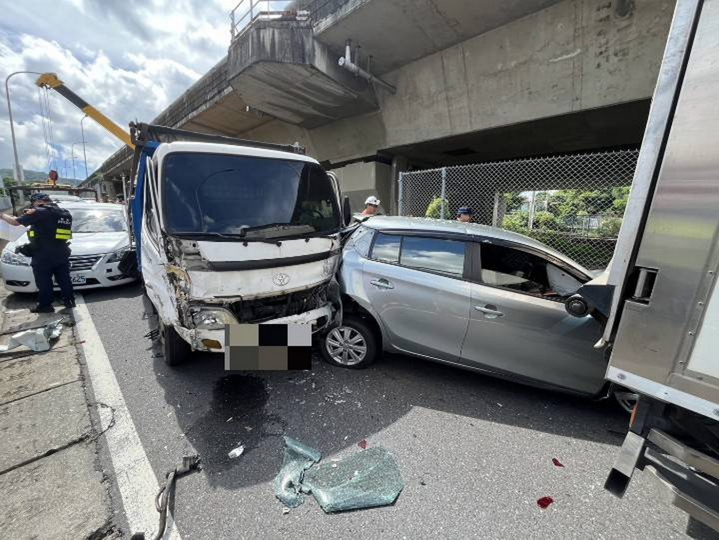 台76線林厝匝道6車連環追撞　3人輕傷送醫、交通一度中斷 - https://www.watchmedia01.com