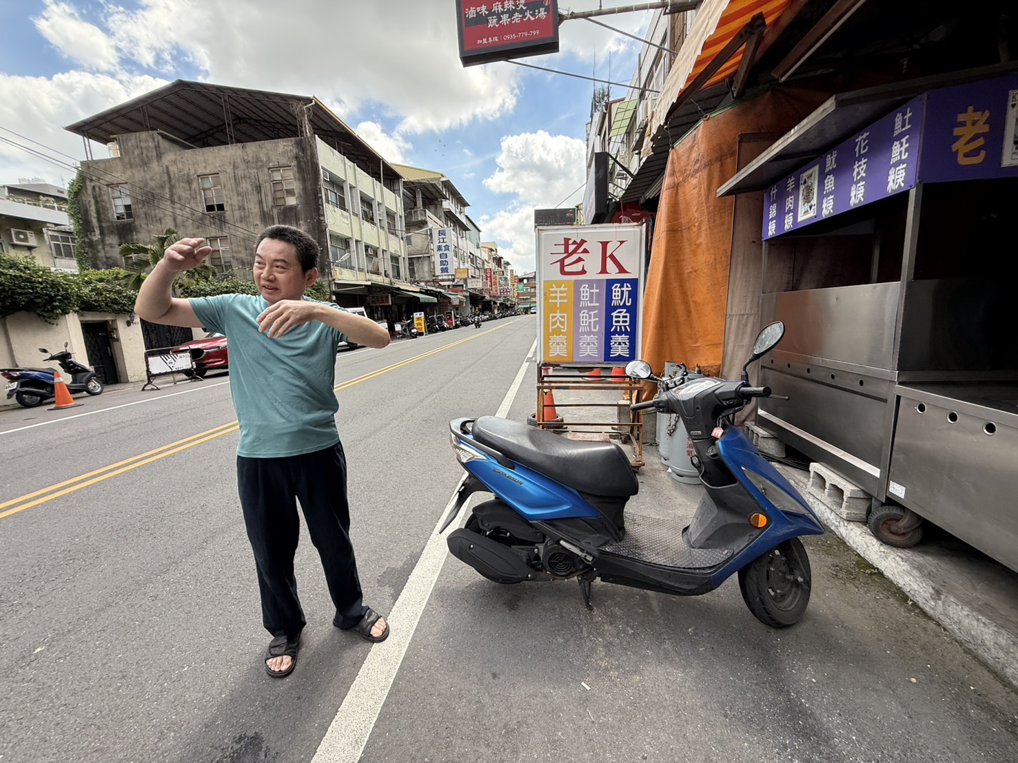 彰化阿嬤騎電動輔助車失控撞機車 肇事後神祕繞巷「逃逸」 - https://www.watchmedia01.com