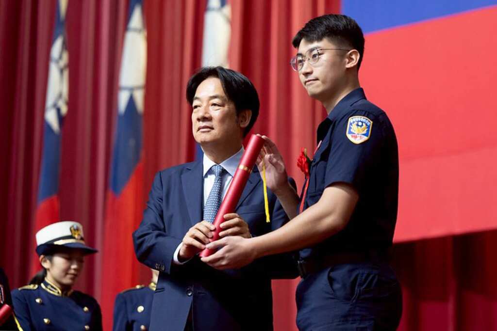 ▲總統出席「臺灣警察專科學校專科警員班42期正期學生組畢業典禮」確保社會安定。