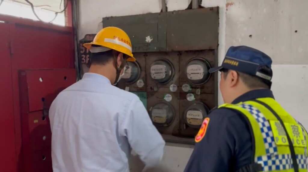 ▲警方執行斷水電。(臺北市警察局提供)