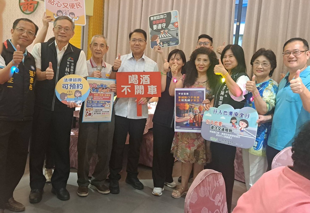 ▲圖說：第一分局深入校園、社區及長青學苑等場所，積極宣導「行人與駕駛人交通安全」 （圖／台中市政府 提供）