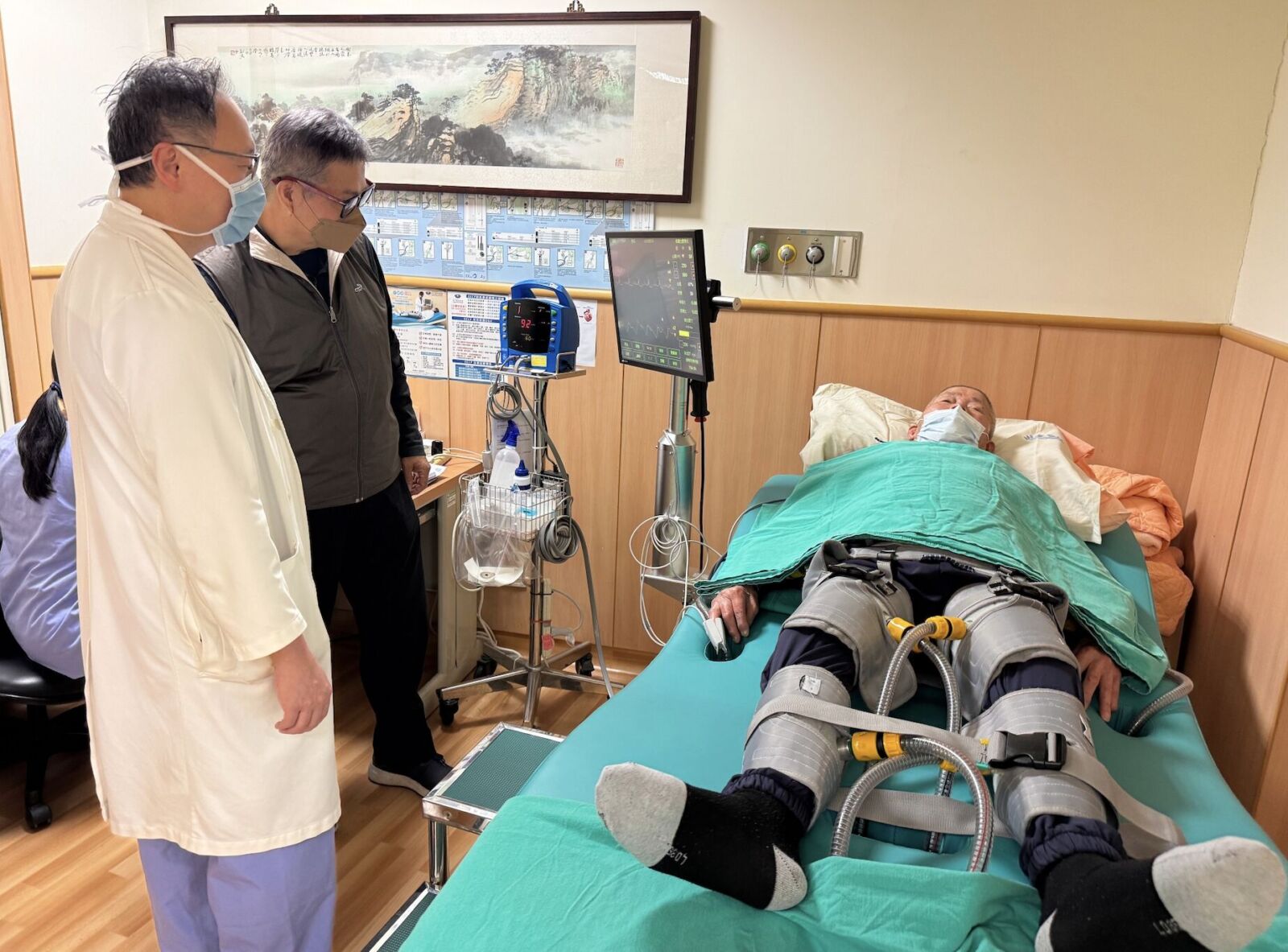 超高齡動不了手術 98歲翁靠「體外第二心臟」救回心衰竭 218 超高齡動不了手術 98歲翁靠「體外第二心臟」救回心衰竭 217