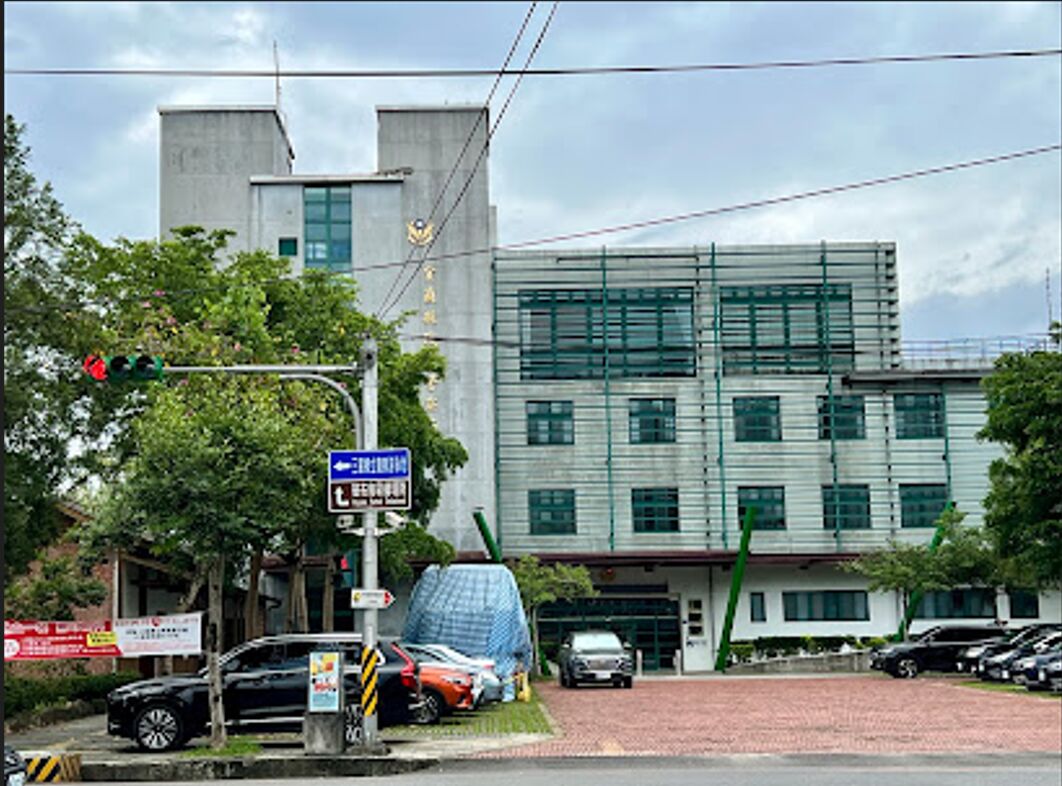 劣警偷拍長官女兒如廁被活逮 搜查住處赫見3女警也是「鏡中人」 228 劣警偷拍長官女兒如廁被活逮 搜查住處赫見3女警也是「鏡中人」 227