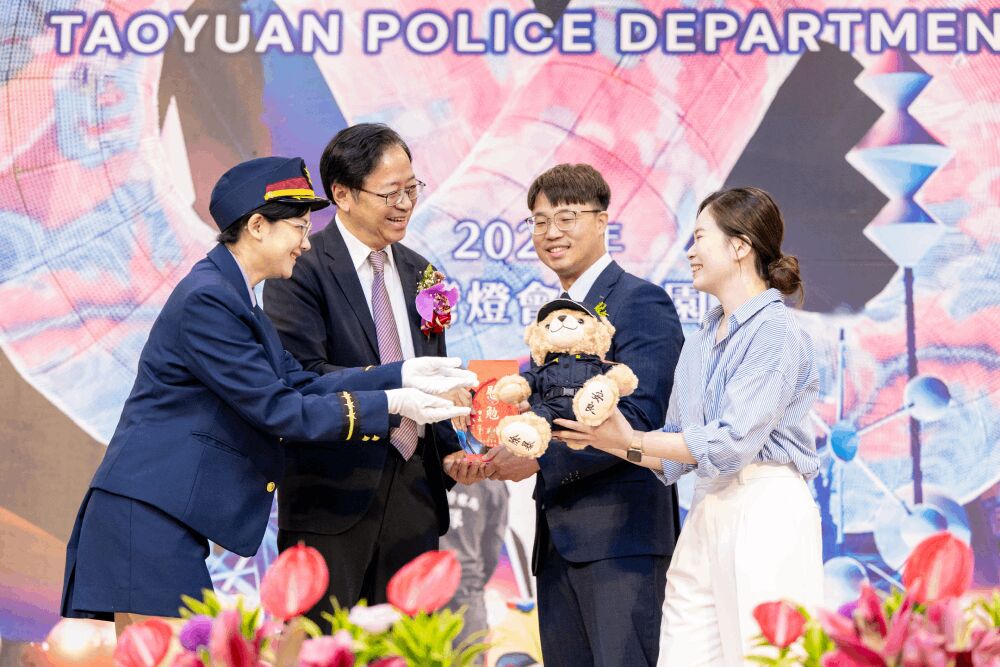 張善政、邱奕勝同出席慶祝大會 感謝桃園警察辛勞奉獻 224 照片來源:桃園市政府