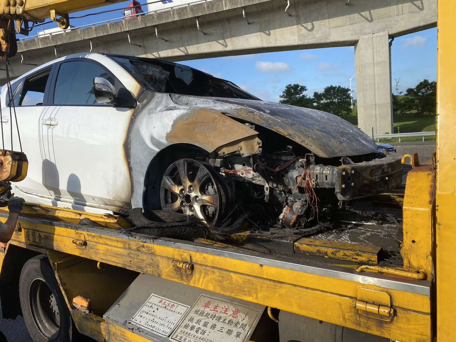 國2大園段火燒車 他提滅火器狂奔畫面曝 S 592814084 0