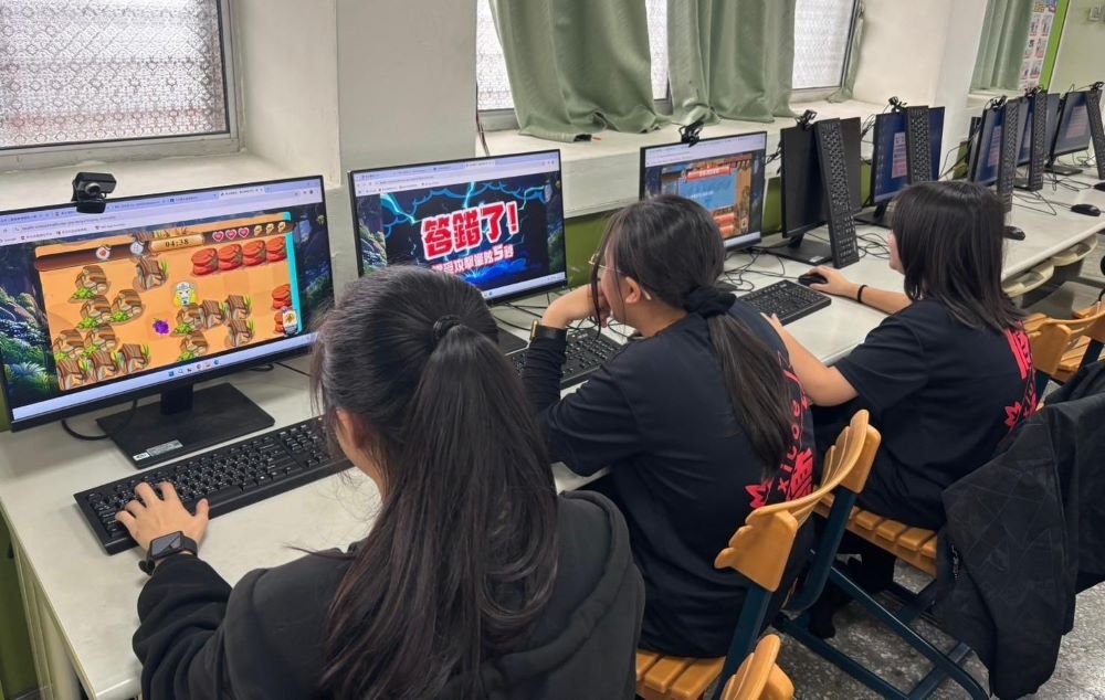《圖說》修德國小學生競賽過程二。〈衛生局提供〉