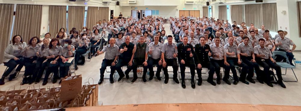 強化警民協力 新莊義警訓練精進執勤技能 3 《圖說》新莊分局義勇警察人員常年任務訓練合影。〈新莊分局提供〉