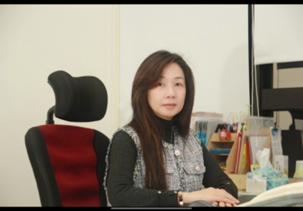 新莊房仲首選 林淑萍 家立置業的創業故事與市場洞察 2 ▲林淑萍樂於助人與追求公平正義的個性,讓她在處理棘手問題時,總能獲得客戶的認可。(圖/家立置業提供)