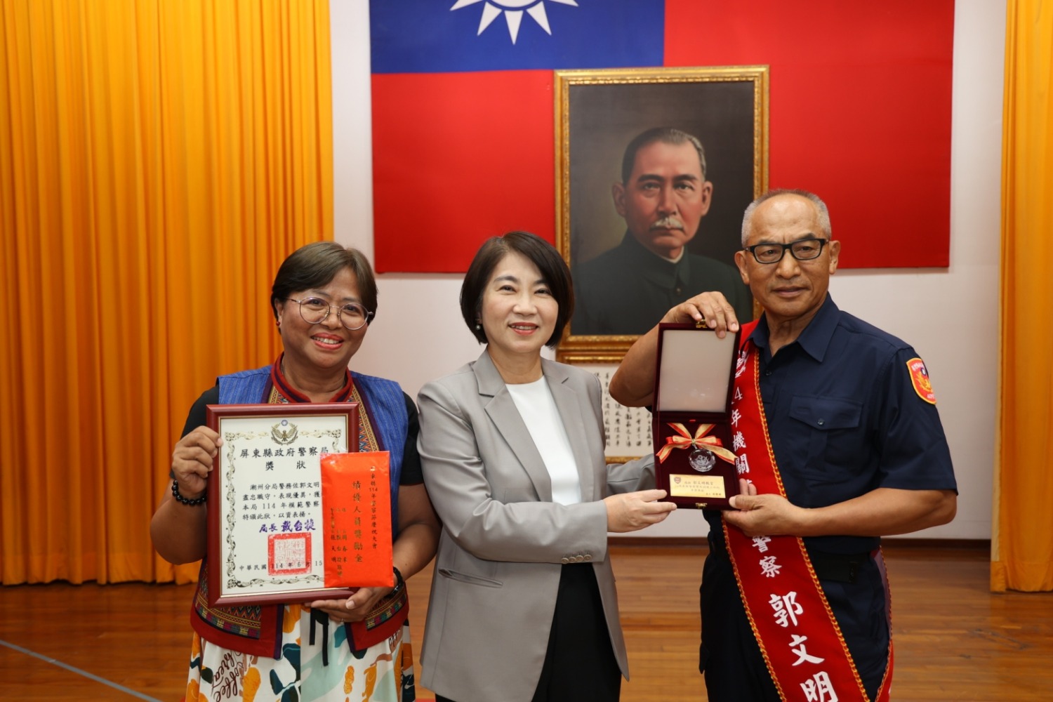 屏東警察節慶祝大會 縣長周春米表揚模範警察與協勤民力