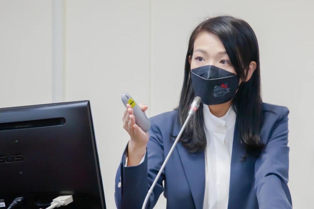 高虹安站肥皂箱籲投不同意票 彭椿榮:民眾熱情相挺反罷免 210 高虹安站肥皂箱籲投不同意票 彭椿榮:民眾熱情相挺反罷免 209