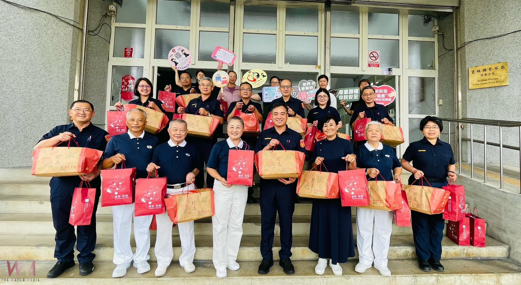 慈濟北港志工慰勞員警辛勞 結合識詐宣導提升防詐意識 - https://www.watchmedia01.com