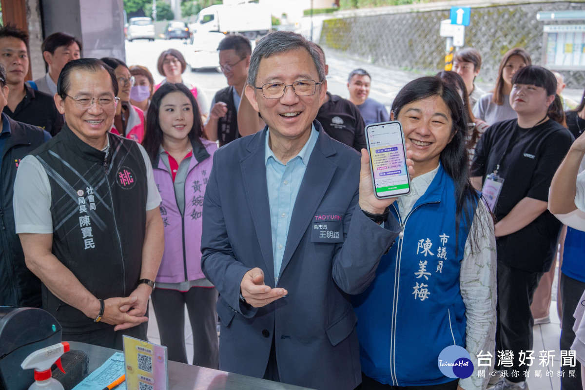王副市長鼓勵安心點會員善用手中餐食點數。