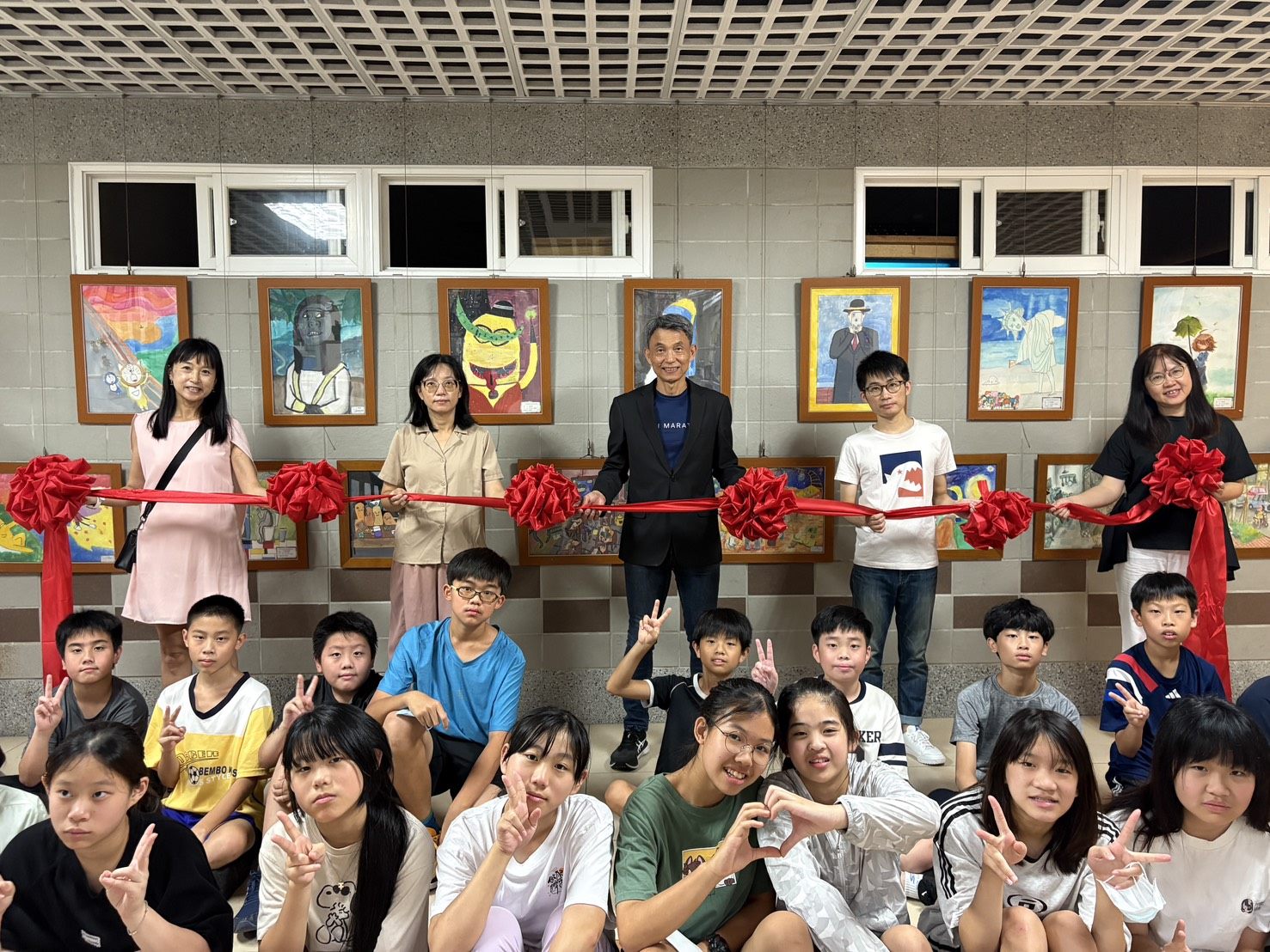 畫筆寫青春　萬興國小畢業美展勾勒童年最美風景