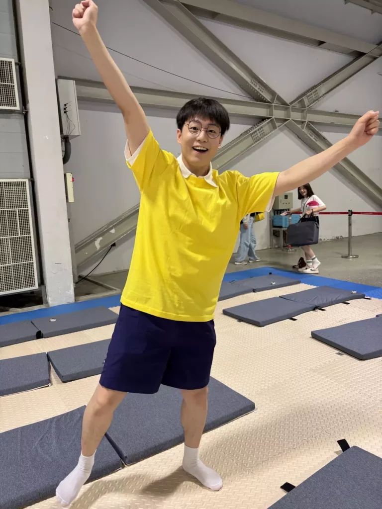 葉大雄拿到冠軍獎狀後開心表示，他去年其實也有參賽，但是不幸落敗，今年捲土重來，在造型和戰略上都精心設計，還特別.戴上耳機隔絕干擾，以求「專注入睡」，結果成功擊敗兩百多位挑戰者，順利奪冠。