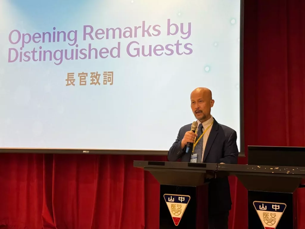 中山醫大副校長宋賢穎致詞表示,盼以AI與精準營養延長健康餘命,推動創新高齡照護。(圖/中山醫大提供)