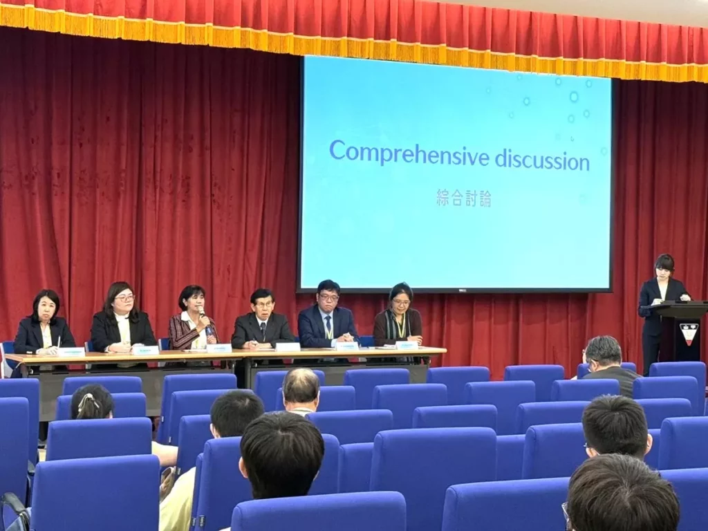 中山醫大「高齡精準食品創新國際研討會」,邀請五國學者專家共同探討精準營養議題。(圖/中山醫大提供)