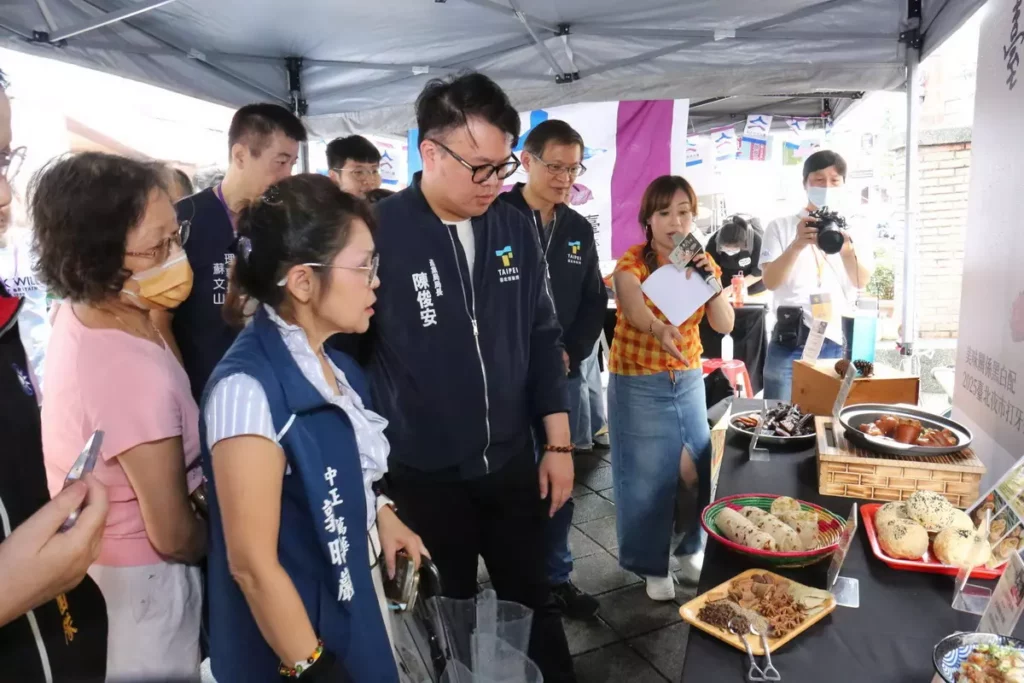 2025臺北夜市打牙祭開幕現場展示各大夜市超夯美食