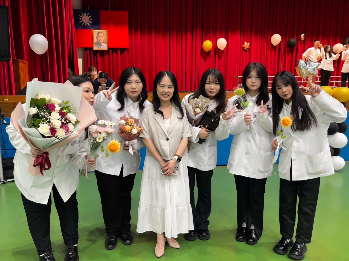 圖四：新生醫專視光學科於6月11日舉行隆重的「授袍典禮」。圖：新生醫專提供。 0