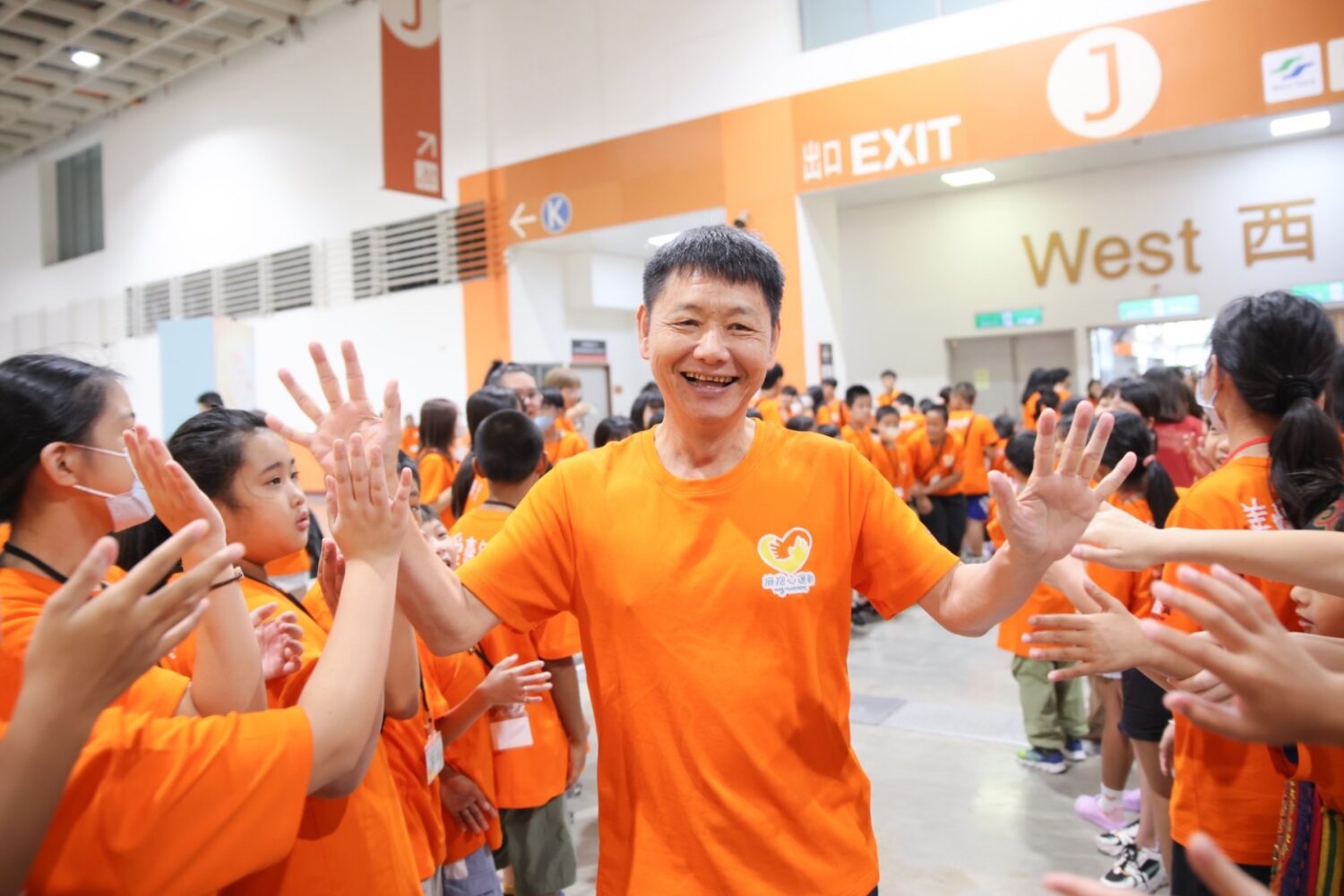 善愛嘉年華_台灣交通大學校友總會陳俊秀執行長。(圖/小樹傳愛協會提供)