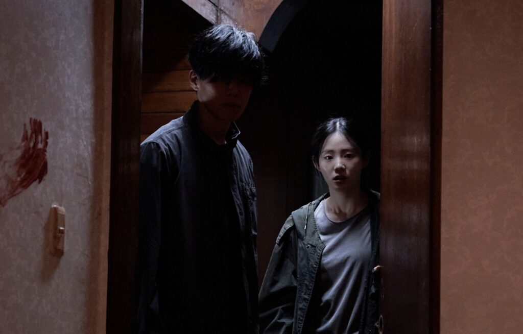 《聖母殺手》台灣獨家預告釋出 申始雅繼《魔女2》後化身女殺神 動作升級火力全開、爽度爆表 23 圖:金武烈與申始雅在《聖母殺手》中首次同框搭檔演出(鴻聯國際提供)