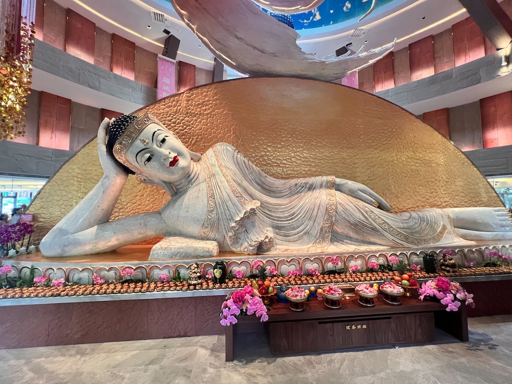 【張亞中專欄】靈鷲山福城開光:山海天心交會處,一座接引眾生的靈性之城 304 【張亞中專欄】靈鷲山福城開光:山海天心交會處,一座接引眾生的靈性之城 303