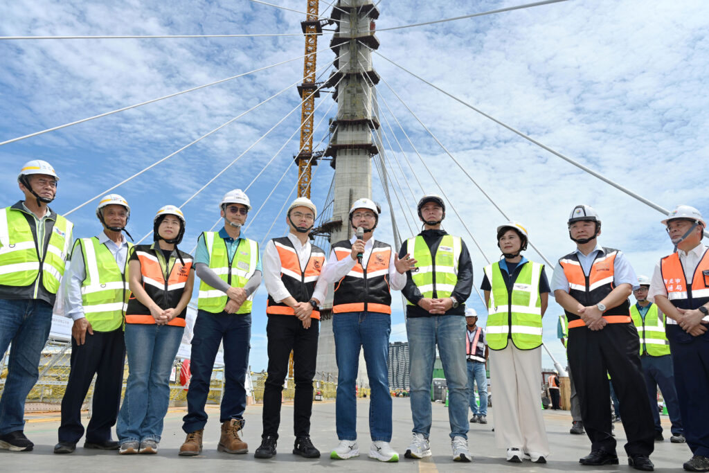 侯友宜：淡北道路118年通車、淡江大橋今年底完工
