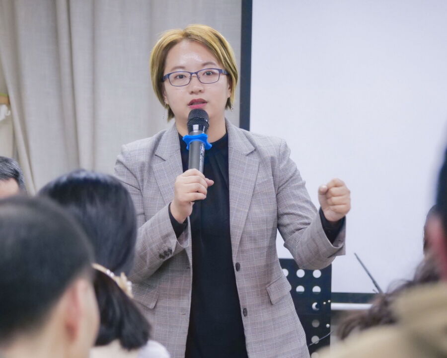 圖／新北市議員黃淑君呼籲，新北市長侯友宜為警察出身，應更能體讓警察同仁的辛勞，調整現行政策執行方向。（新北市議員黃淑君提供）