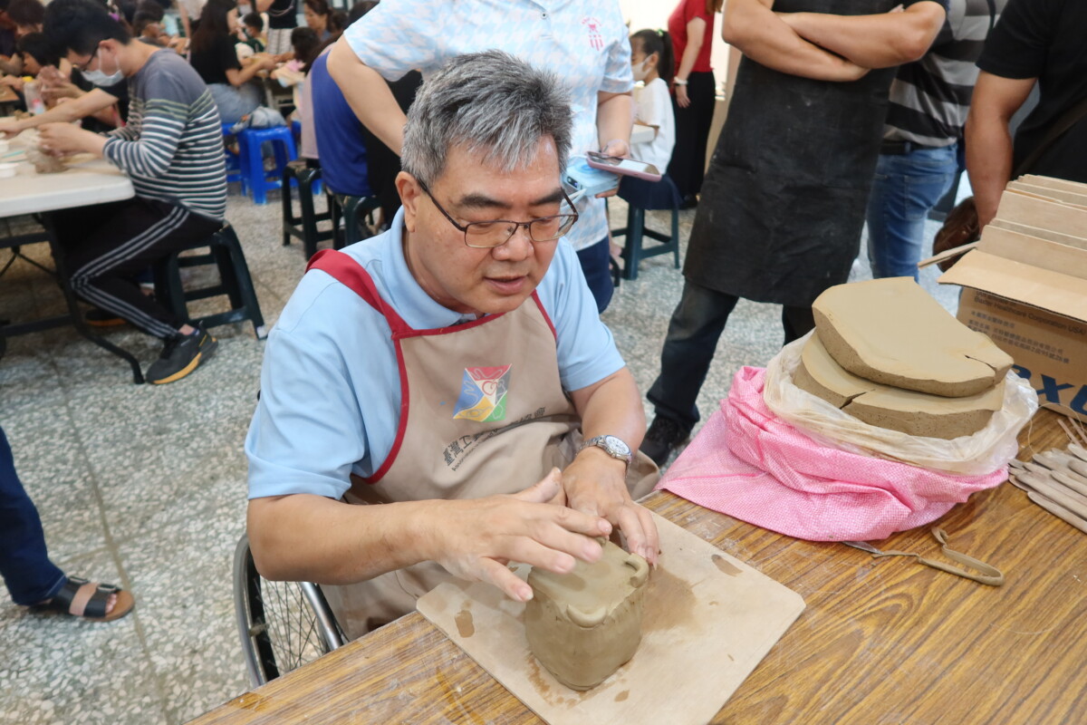 0f477a349c7ad1ad40d57d8b44470ae1