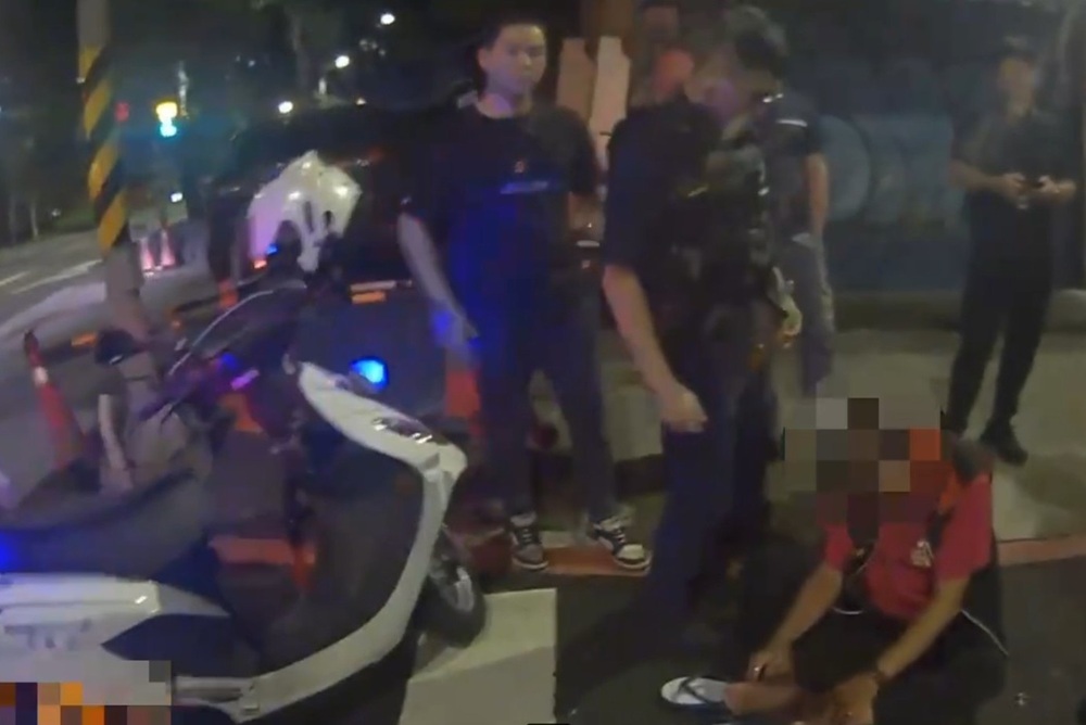 酒後互毆1打2 中年大叔口角揮拳全進警局 293 cnews204250615a01