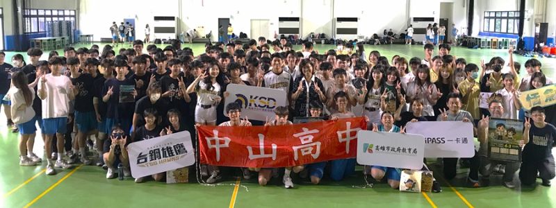 漾新聞|行銷50元看球賽 台鋼雄鷹球員啦啦隊前進校園樂翻天