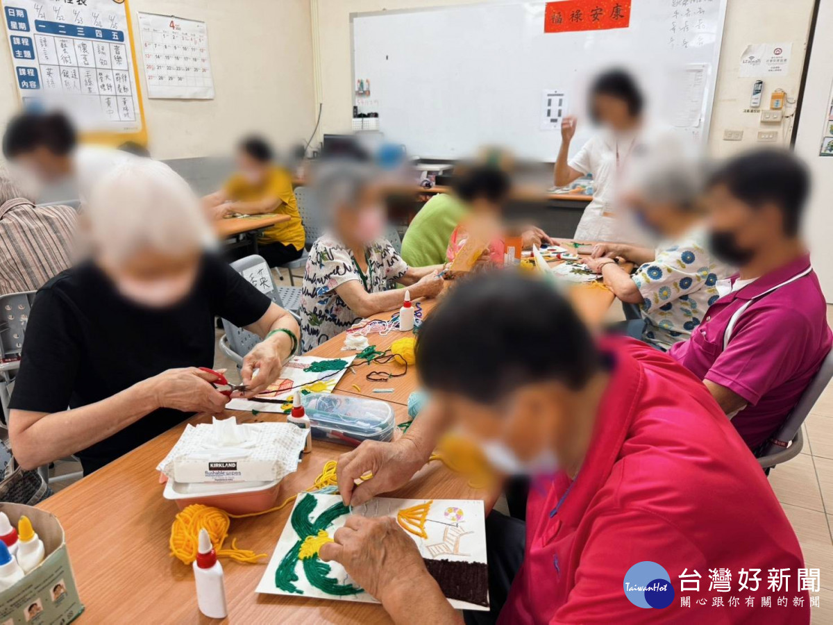 據點長輩創作。