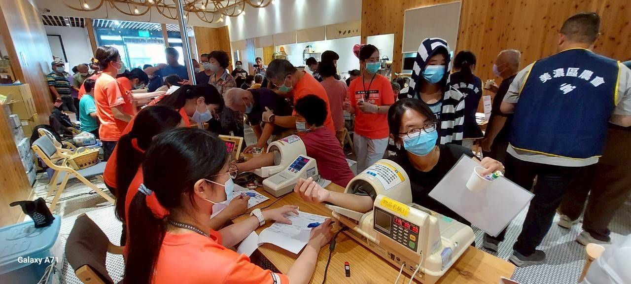 農業局攜手小港醫院推動免費農民職病健檢 走入田間守護在地健康