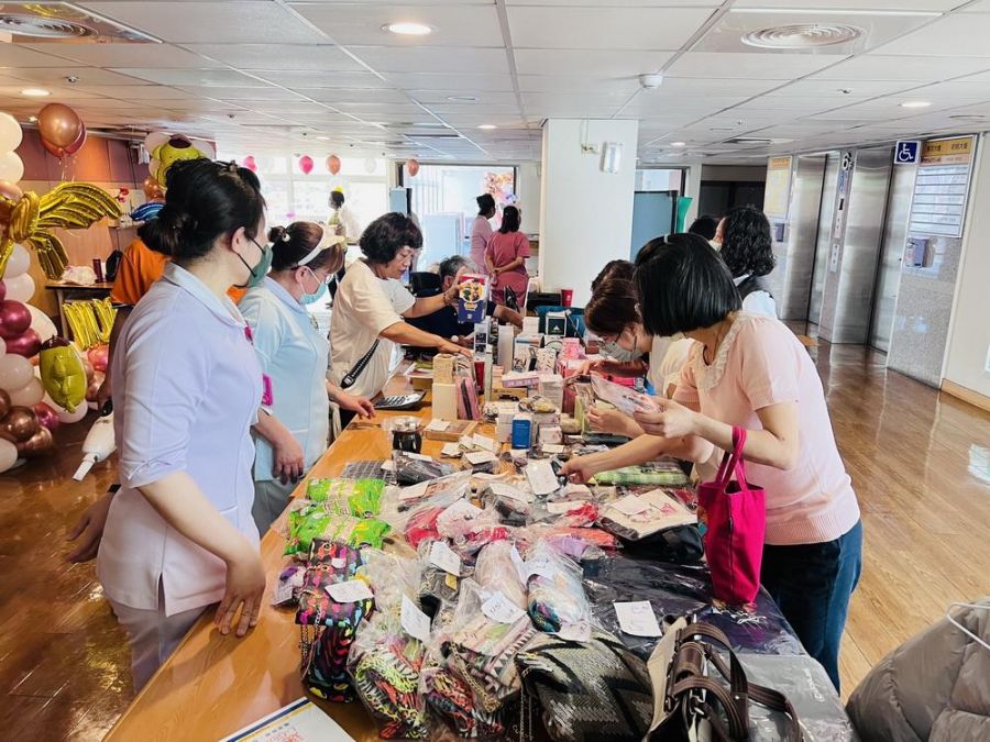 屏基護理部舉辦二手義賣 所得全數捐贈1919急難家庭救助計畫