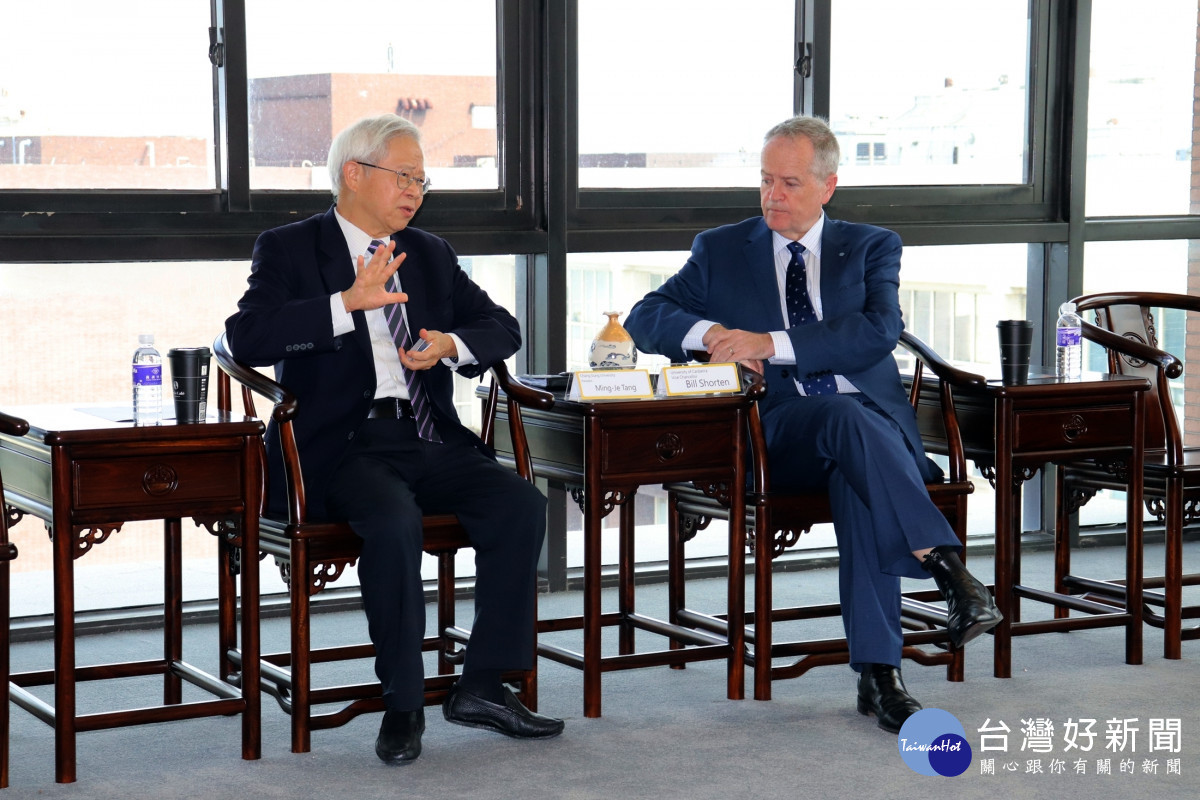 湯明哲校長(圖左)與Bill Shorten 校長(圖右)共商未來合作的方向