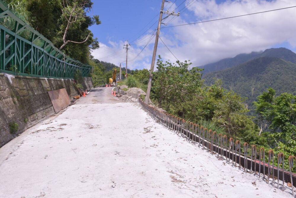 視察富里六十石山農路工程　徐榛蔚：為花季與暑假旅遊做好準備 263